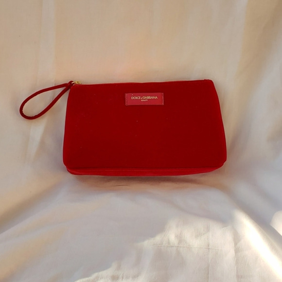 Dolce & Gabbana
Women's Red Velvet Makeup Pouch - Picture 1 of 6